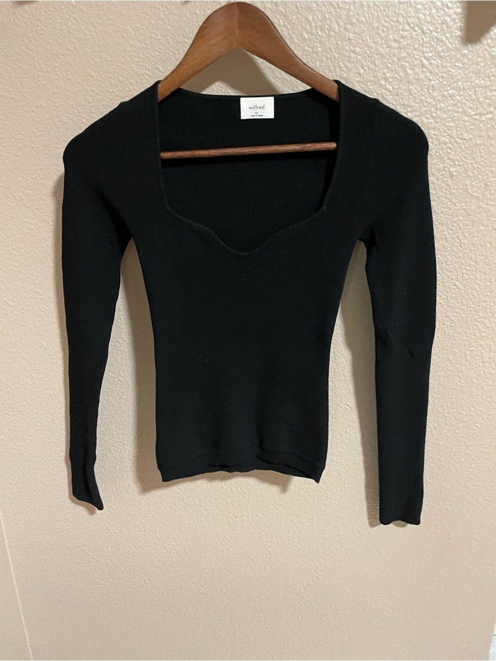 Wilfred Black Long Sleeve Square Scoop Neck Ribbed Top